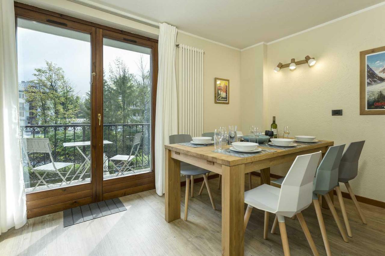 Apartment Ensa - Alpes Travel - Central Chamonix - Sleeps 4 Экстерьер фото