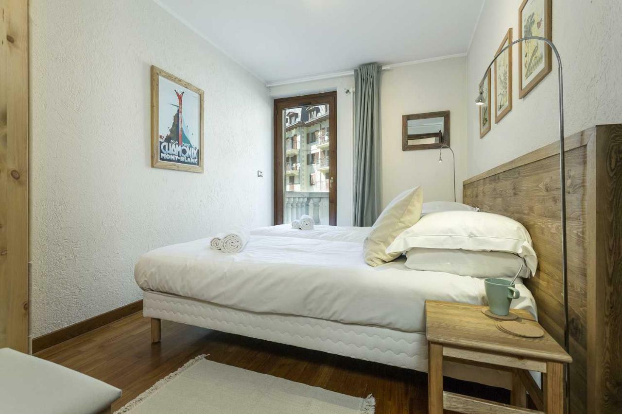 Apartment Ensa - Alpes Travel - Central Chamonix - Sleeps 4 Экстерьер фото