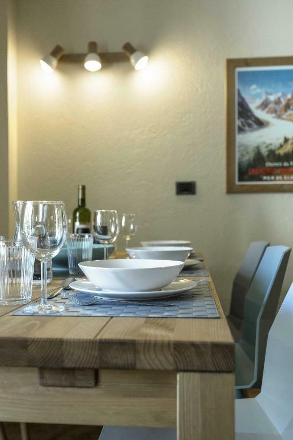 Apartment Ensa - Alpes Travel - Central Chamonix - Sleeps 4 Экстерьер фото