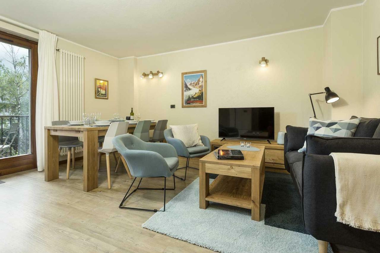 Apartment Ensa - Alpes Travel - Central Chamonix - Sleeps 4 Экстерьер фото