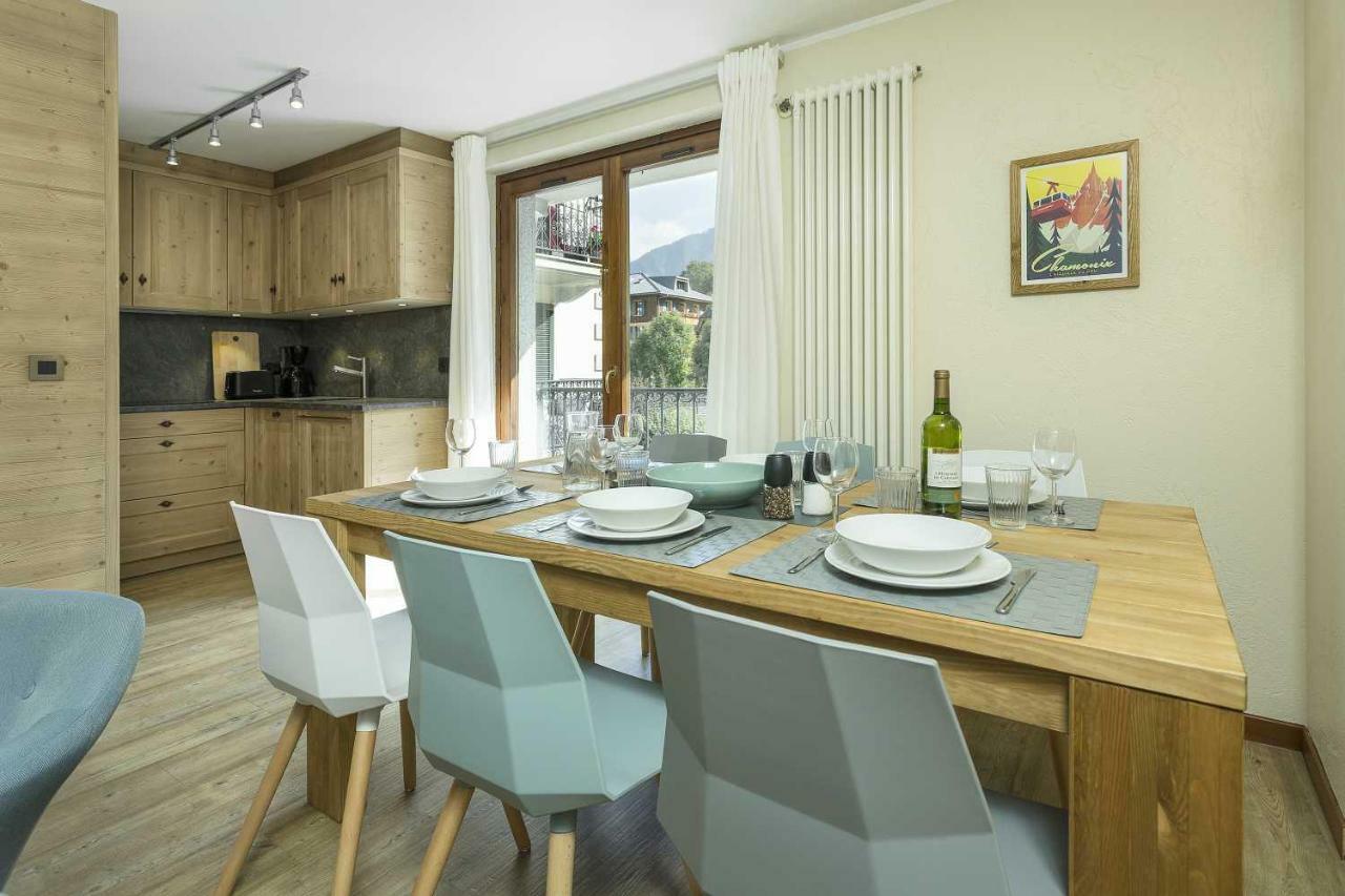 Apartment Ensa - Alpes Travel - Central Chamonix - Sleeps 4 Экстерьер фото