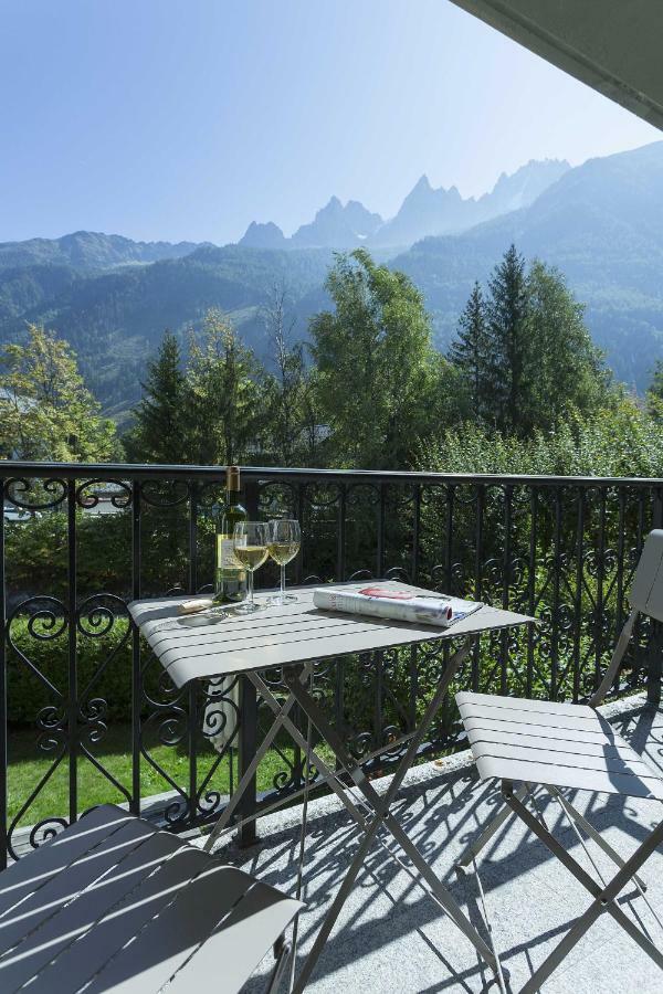 Apartment Ensa - Alpes Travel - Central Chamonix - Sleeps 4 Экстерьер фото